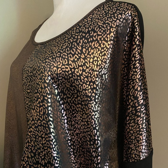 Metallic Leopard Print Top By Est 1946 Cato Sz 26/28 - Picture 5 of 9